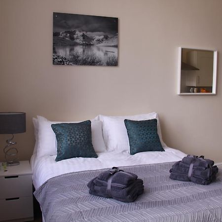 The Trafford Apartment Stockport Bagian luar foto